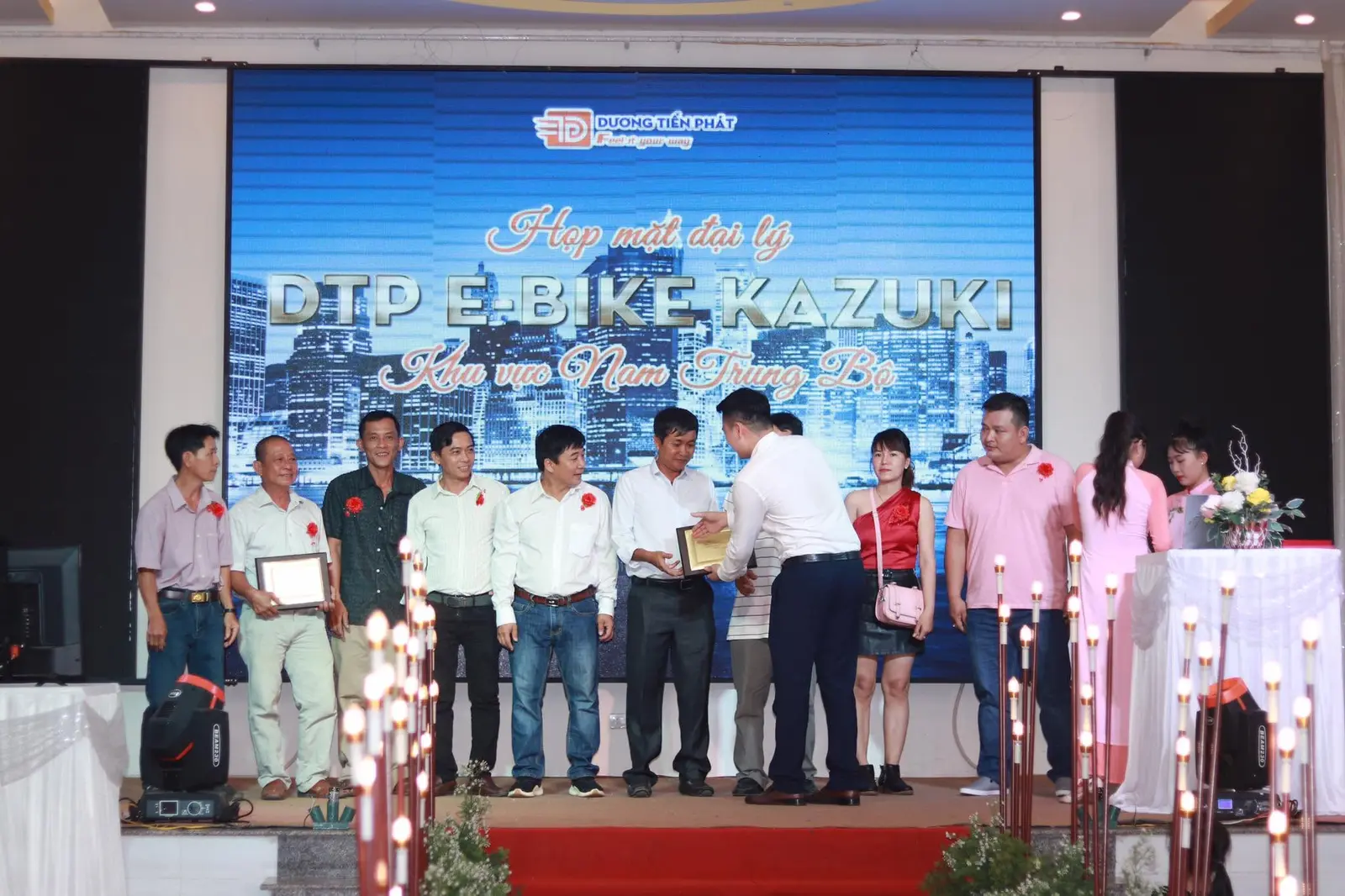 On-site photograph: DTP E-Bike Kazuki dealer gathering in the South Central region.