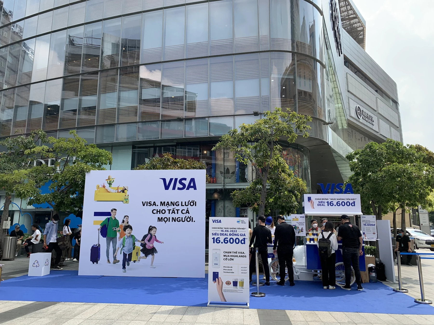 Toàn cảnh hoạt động Visa