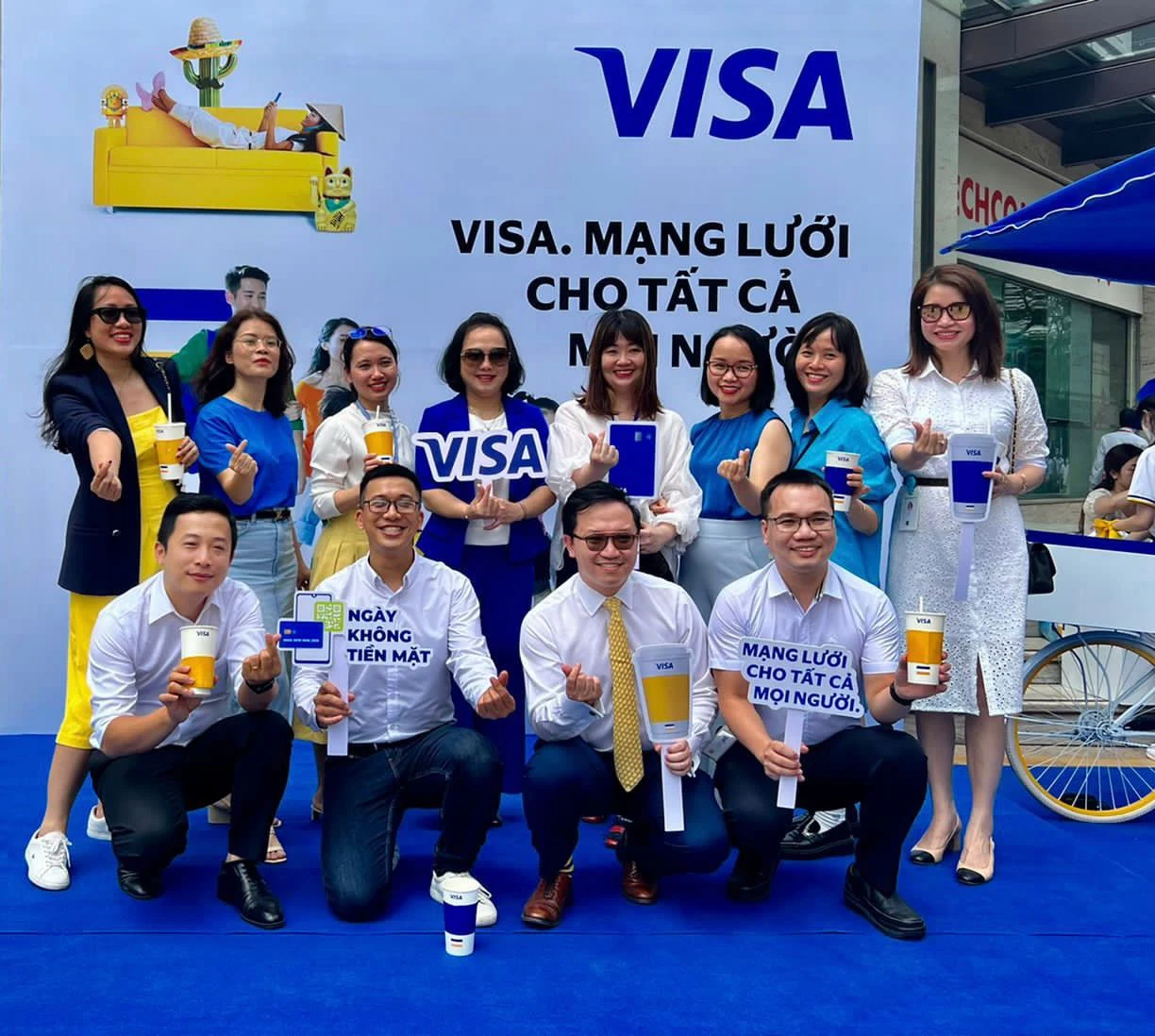Khoảnh khắc tập thể tại khu nhận diện
